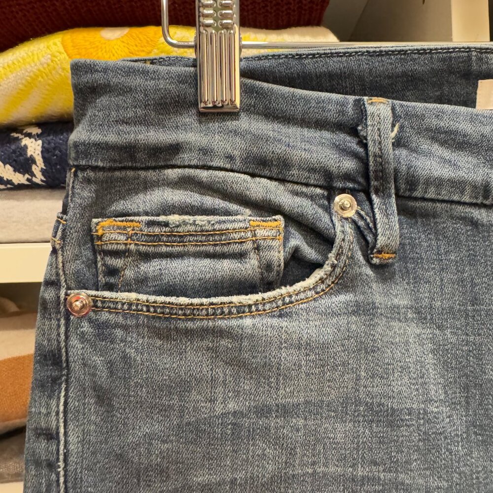 Good American Good Waist Cropped Jeans - Picture 11 of 16